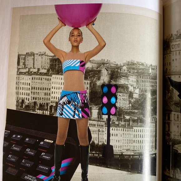 Dior magazine issue 37 Let’s play! Spring 2022 - Picture 3 of 8